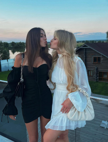 Simple A Line Round Neck Long Sleeve White Chiffon Short Homecoming Dress Outfits HZ1023
